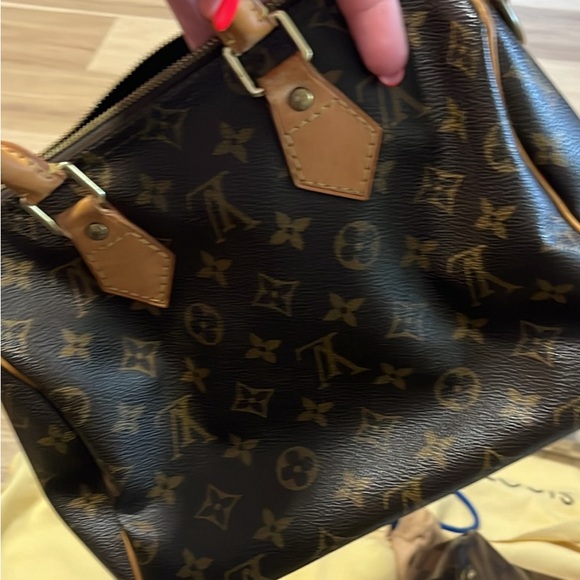 Authentic Louis Vuitton - Picture 4 of 5